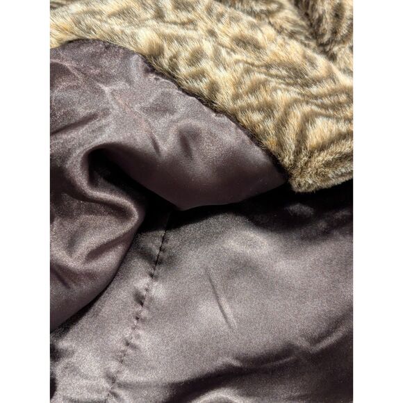 NWT Chico's Faux Fur Garbo Animal Print Cropped Jacket Coat Shrug Size 1 - Picture 6 of 8